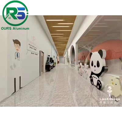 Environmental Friendly Linear Suspended Metal Ceiling 0.9mm White Aluminum Ceiling