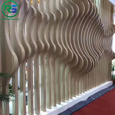 Environmental Friendly Linear Suspended Metal Ceiling 0.9mm White Aluminum Ceiling
